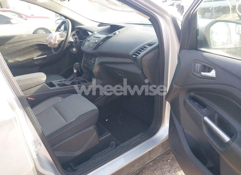 Photo 5 of 2017 Ford Escape SE (VIN 1FMCU9GDXHUE90509)