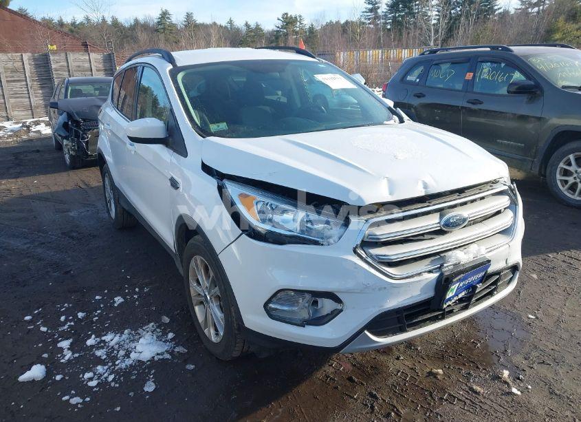 2018 Ford Escape SE (VIN 1FMCU9GDXJUA75857) main photo
