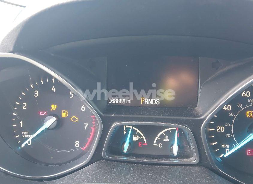 Photo 15 of 2018 Ford Escape SE (VIN 1FMCU9GDXJUA75857)