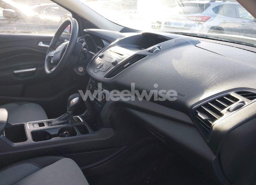 Photo 5 of 2018 Ford Escape SE (VIN 1FMCU9GDXJUA75857)