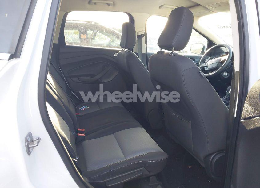 Photo 8 of 2018 Ford Escape SE (VIN 1FMCU9GDXJUA75857)