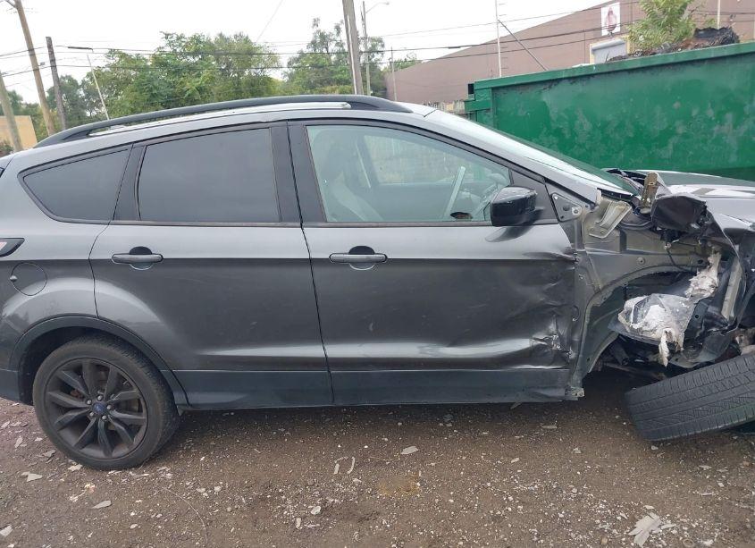 Photo 13 of 2018 Ford Escape SE (VIN 1FMCU9GDXJUA82968)