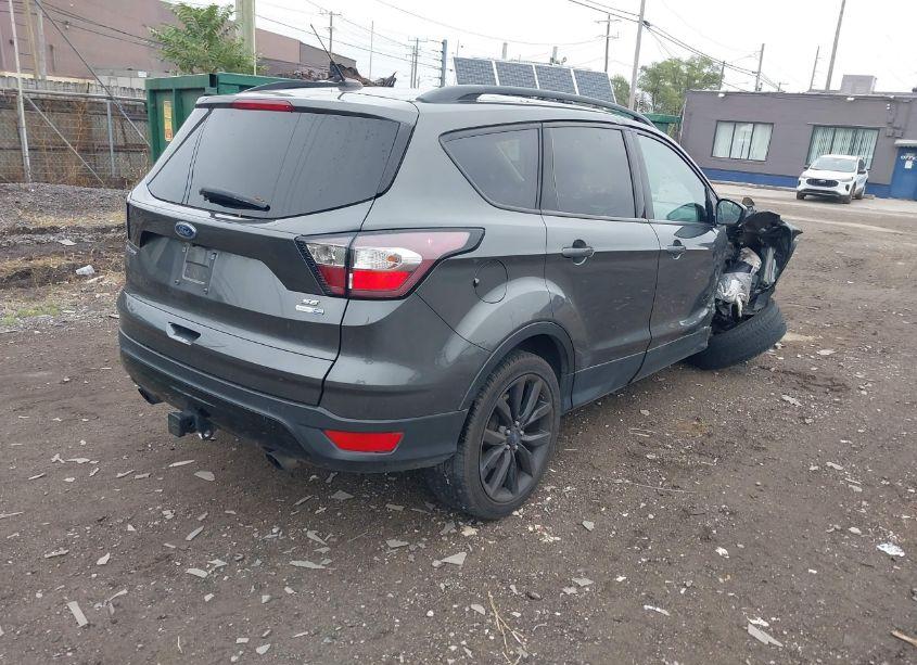 Photo 4 of 2018 Ford Escape SE (VIN 1FMCU9GDXJUA82968)