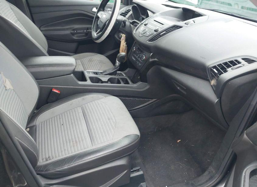 Photo 5 of 2018 Ford Escape SE (VIN 1FMCU9GDXJUA82968)