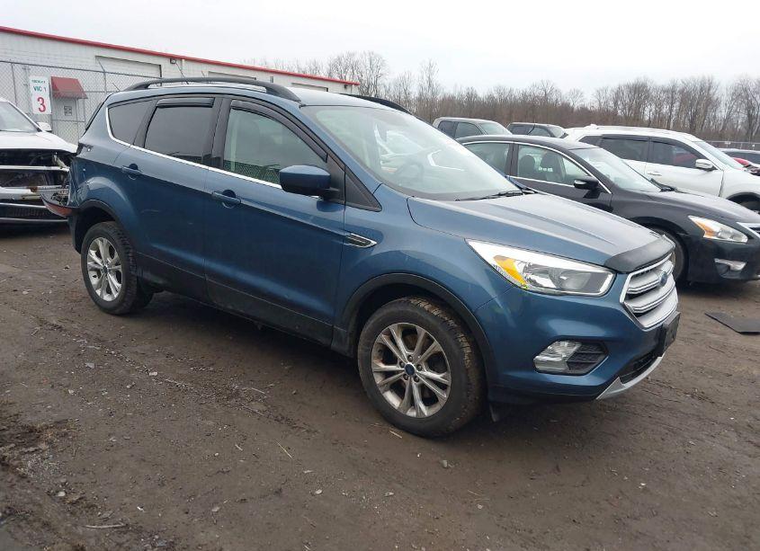 2018 Ford Escape SE (VIN 1FMCU9GDXJUA95509) main photo
