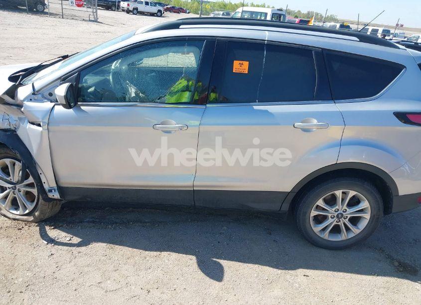Photo 14 of 2018 Ford Escape SE (VIN 1FMCU9GDXJUB15306)