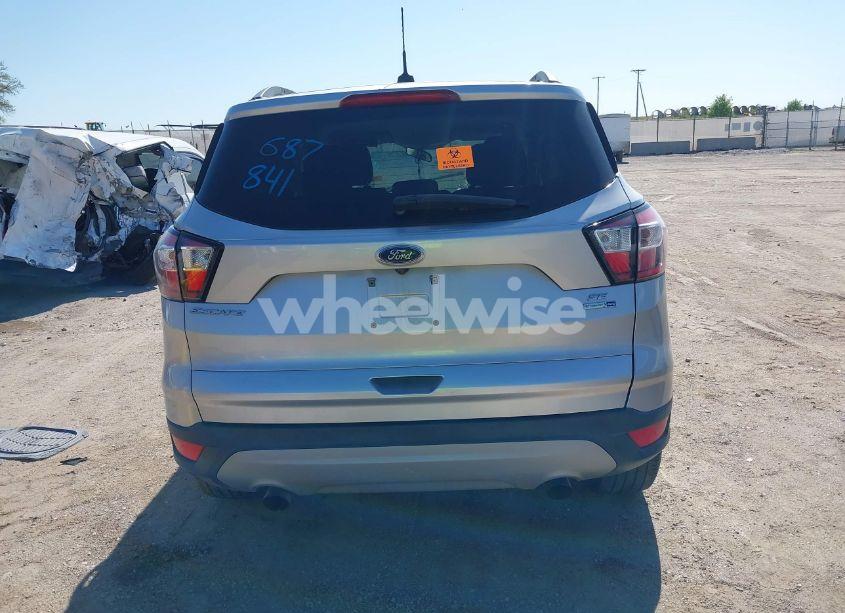 Photo 16 of 2018 Ford Escape SE (VIN 1FMCU9GDXJUB15306)