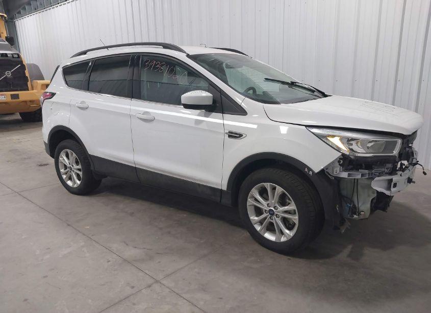 2018 Ford Escape SE (VIN 1FMCU9GDXJUB25723) main photo