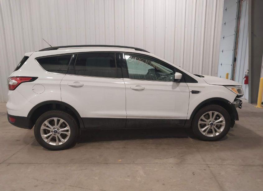 Photo 13 of 2018 Ford Escape SE (VIN 1FMCU9GDXJUB25723)