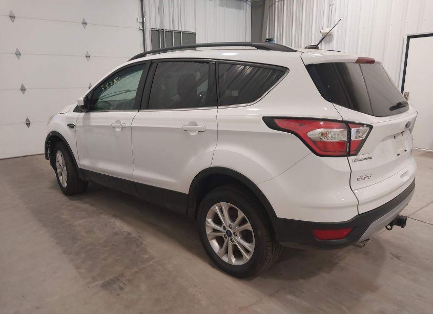 Photo 3 of 2018 Ford Escape SE (VIN 1FMCU9GDXJUB25723)