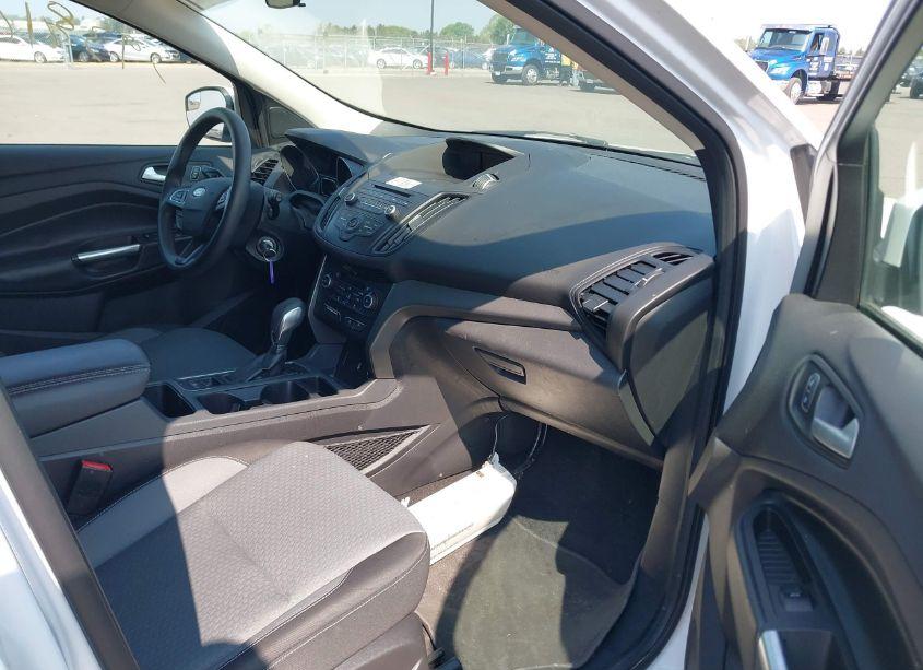 Photo 5 of 2018 Ford Escape SE (VIN 1FMCU9GDXJUB25723)