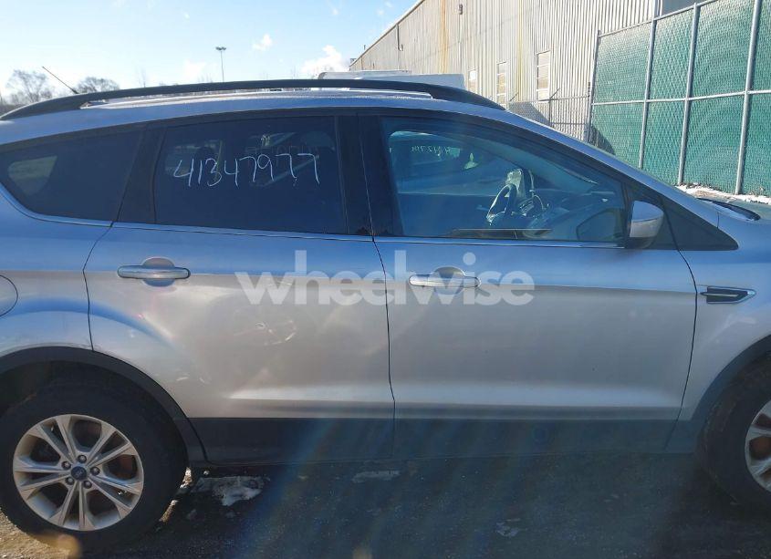 Photo 12 of 2018 Ford Escape SE (VIN 1FMCU9GDXJUB28928)