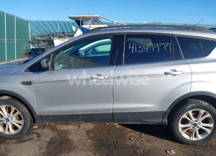 Photo 13 of 2018 Ford Escape SE (VIN 1FMCU9GDXJUB28928)