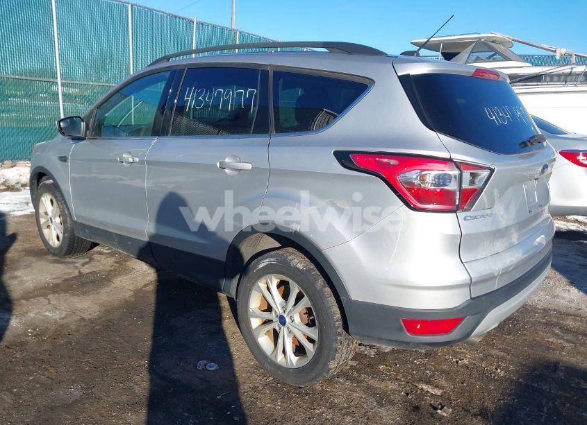 Photo 2 of 2018 Ford Escape SE (VIN 1FMCU9GDXJUB28928)