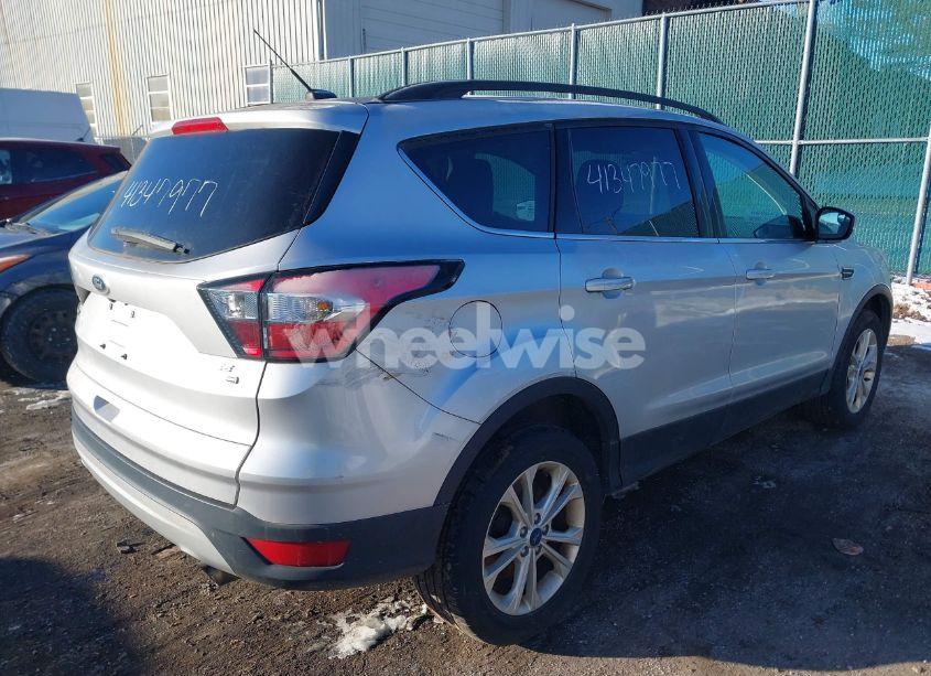 Photo 3 of 2018 Ford Escape SE (VIN 1FMCU9GDXJUB28928)