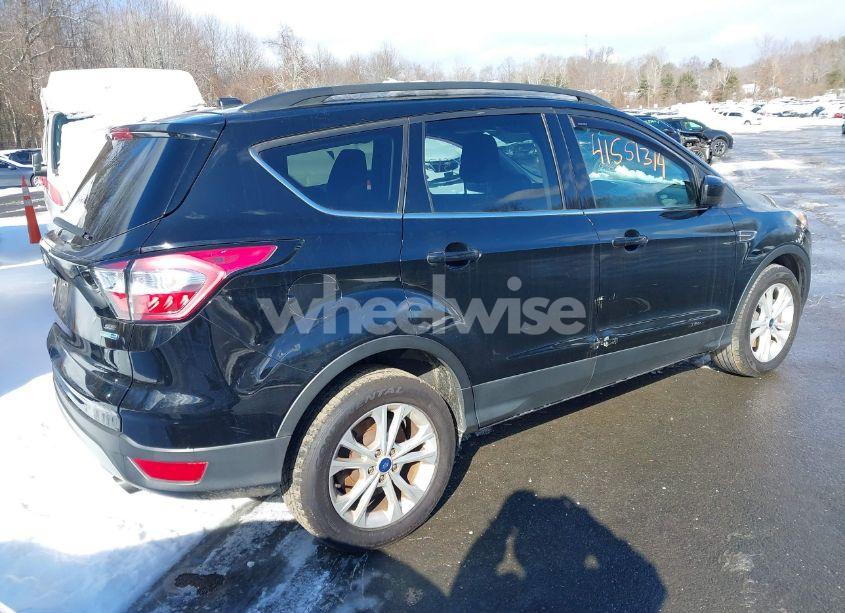 Photo 4 of 2018 Ford Escape SE (VIN 1FMCU9GDXJUB92211)