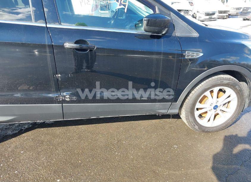 Photo 6 of 2018 Ford Escape SE (VIN 1FMCU9GDXJUB92211)