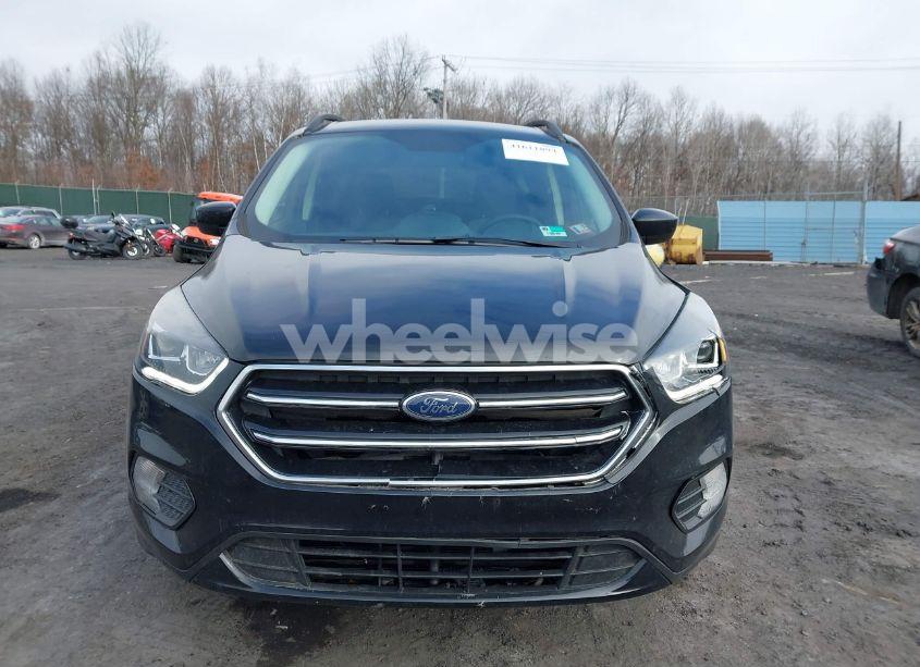 Photo 12 of 2018 Ford Escape SE (VIN 1FMCU9GDXJUC26390)