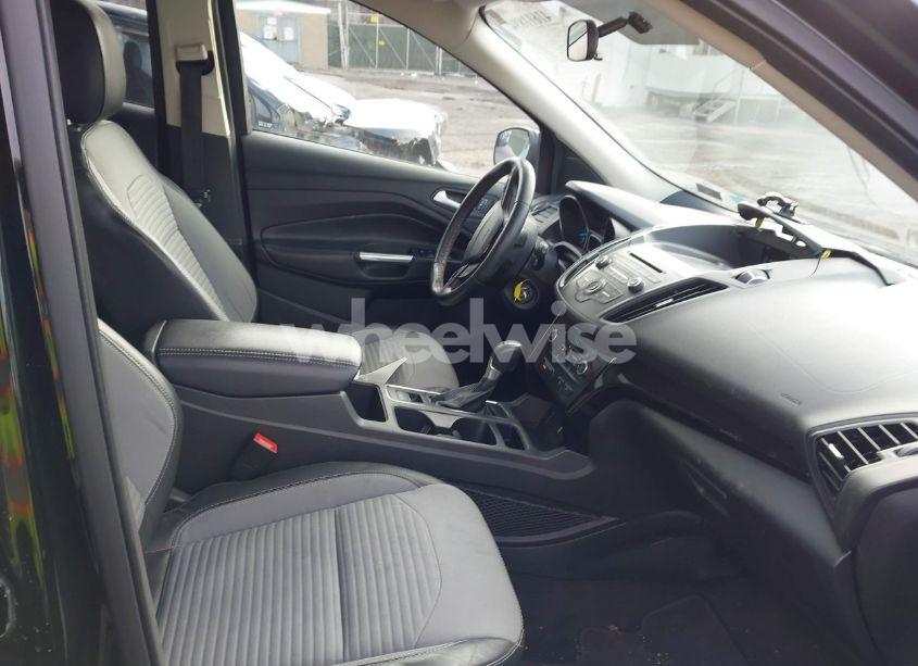 Photo 5 of 2018 Ford Escape SE (VIN 1FMCU9GDXJUC26390)