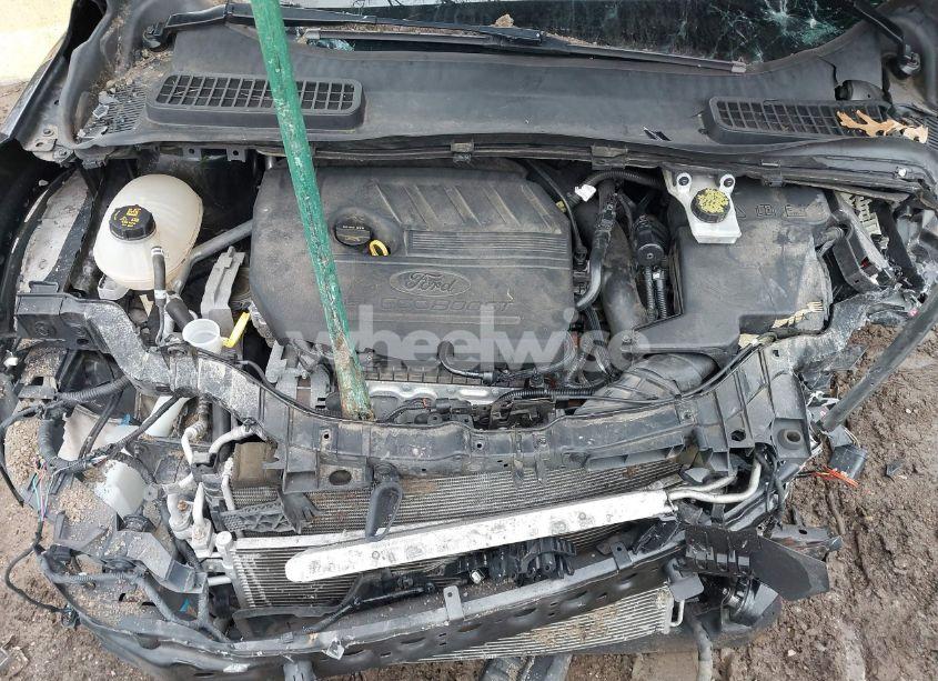 Photo 10 of 2018 Ford Escape SE (VIN 1FMCU9GDXJUC29712)