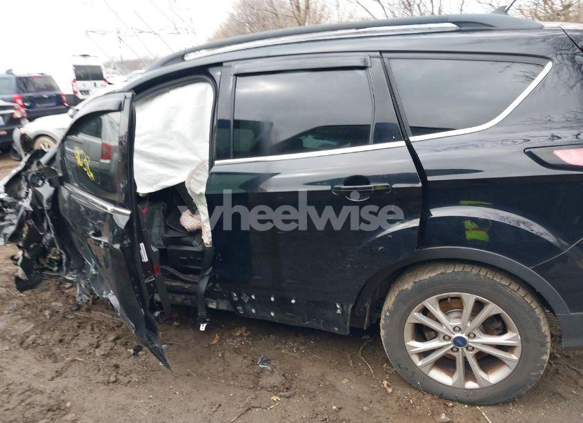 Photo 14 of 2018 Ford Escape SE (VIN 1FMCU9GDXJUC29712)