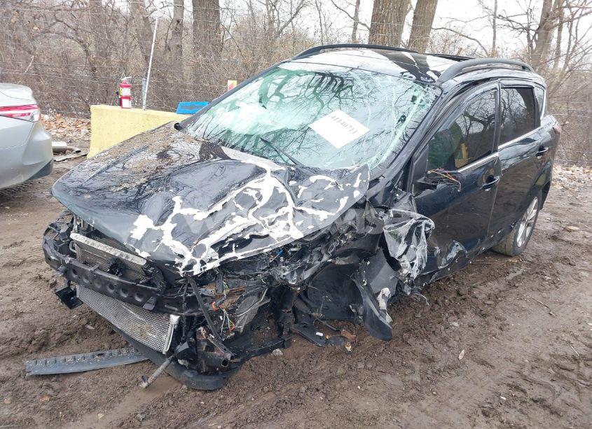 Photo 2 of 2018 Ford Escape SE (VIN 1FMCU9GDXJUC29712)