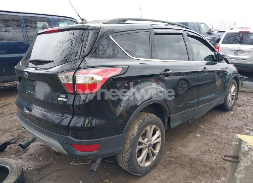 Photo 4 of 2018 Ford Escape SE (VIN 1FMCU9GDXJUC29712)