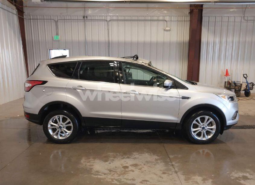 Photo 14 of 2018 Ford Escape SE (VIN 1FMCU9GDXJUC37258)