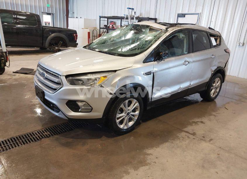 Photo 2 of 2018 Ford Escape SE (VIN 1FMCU9GDXJUC37258)