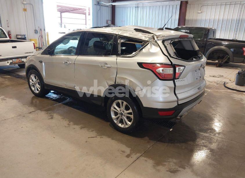 Photo 3 of 2018 Ford Escape SE (VIN 1FMCU9GDXJUC37258)