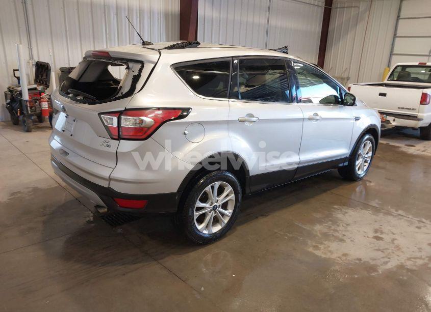 Photo 4 of 2018 Ford Escape SE (VIN 1FMCU9GDXJUC37258)