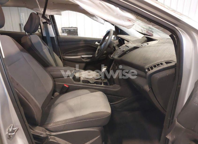 Photo 5 of 2018 Ford Escape SE (VIN 1FMCU9GDXJUC37258)