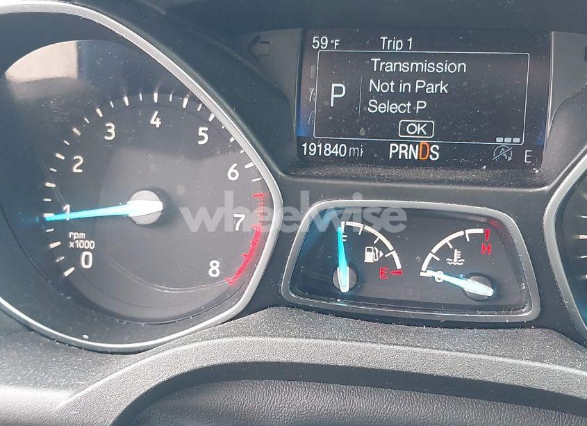 Photo 15 of 2018 Ford Escape SE (VIN 1FMCU9GDXJUC99453)