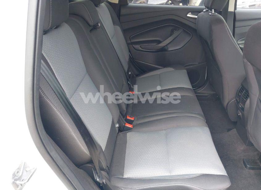 Photo 8 of 2018 Ford Escape SE (VIN 1FMCU9GDXJUC99453)