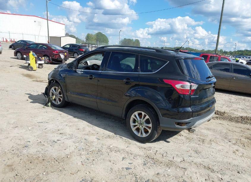 Photo 3 of 2018 Ford Escape SE (VIN 1FMCU9GDXJUD12346)