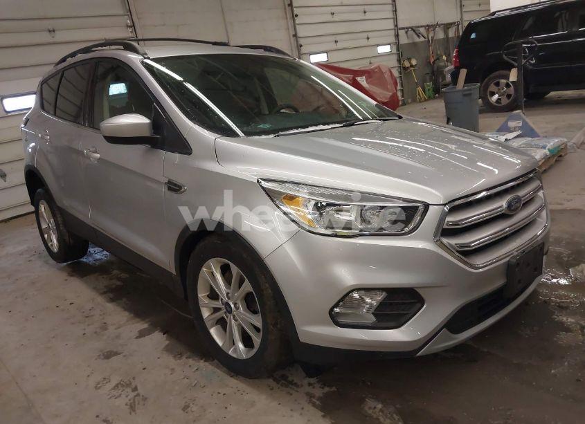 2018 Ford Escape SE (VIN 1FMCU9GDXJUD12640) main photo