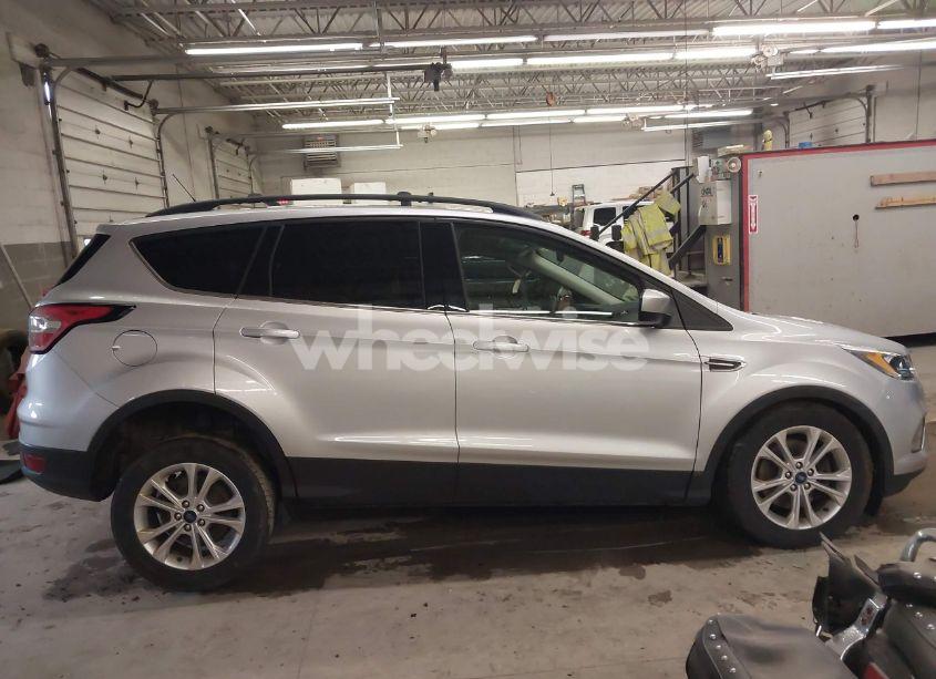 Photo 13 of 2018 Ford Escape SE (VIN 1FMCU9GDXJUD12640)