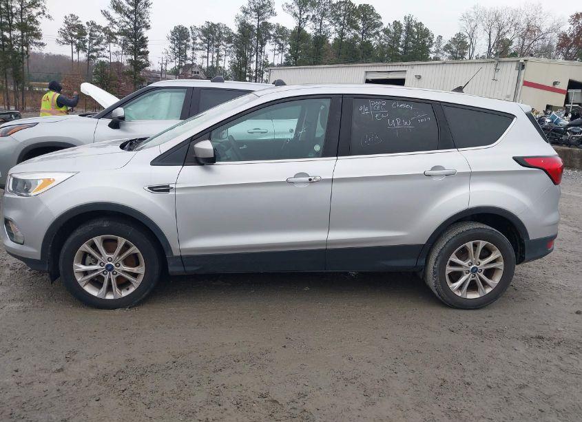 Photo 14 of 2019 Ford Escape SE (VIN 1FMCU9GDXKUA09133)
