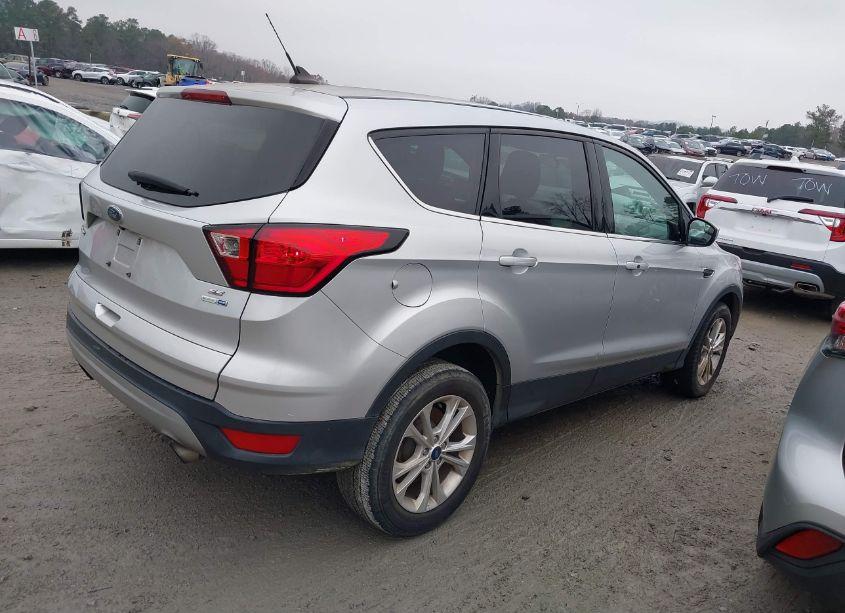 Photo 4 of 2019 Ford Escape SE (VIN 1FMCU9GDXKUA09133)