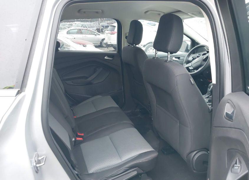 Photo 8 of 2019 Ford Escape SE (VIN 1FMCU9GDXKUA09133)