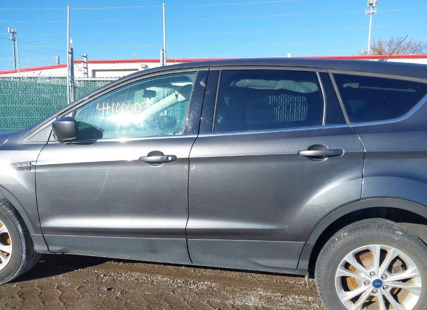 Photo 13 of 2019 Ford Escape SE (VIN 1FMCU9GDXKUA15191)