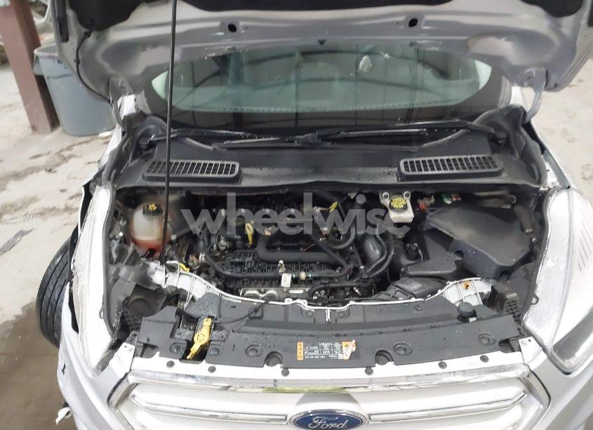 Photo 10 of 2019 Ford Escape SE (VIN 1FMCU9GDXKUA26840)