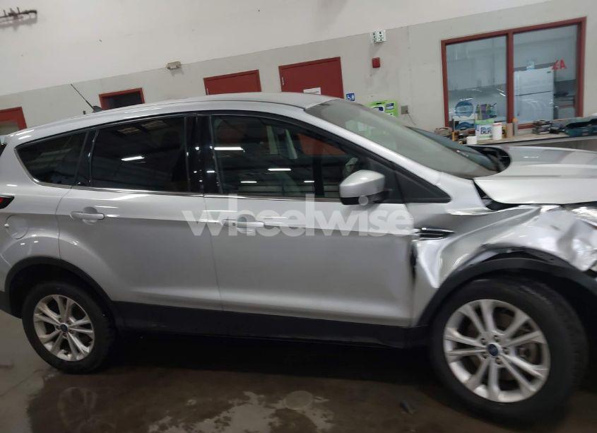 Photo 12 of 2019 Ford Escape SE (VIN 1FMCU9GDXKUA26840)