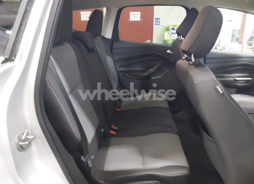 Photo 8 of 2019 Ford Escape SE (VIN 1FMCU9GDXKUA26840)