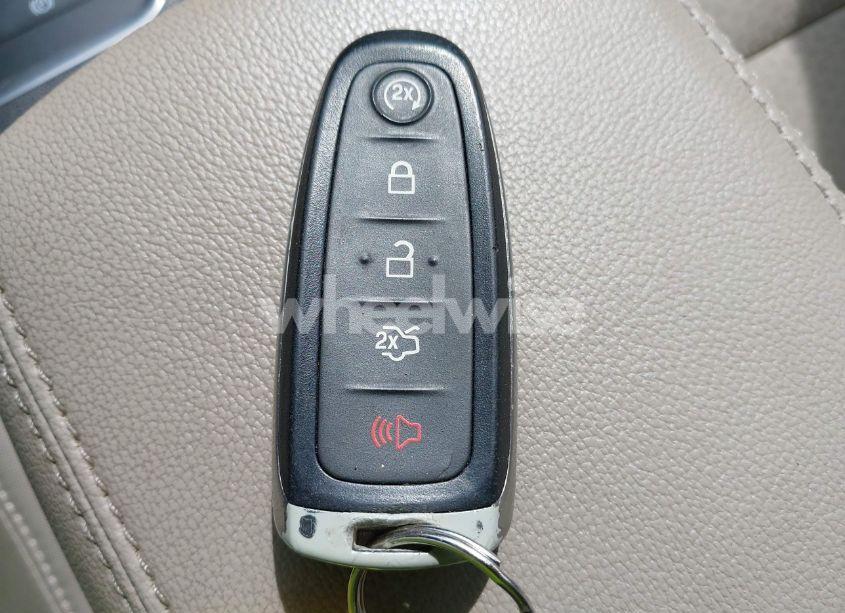 Photo 11 of 2019 Ford Escape SE (VIN 1FMCU9GDXKUA29656)