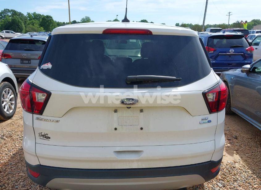 Photo 16 of 2019 Ford Escape SE (VIN 1FMCU9GDXKUA29656)