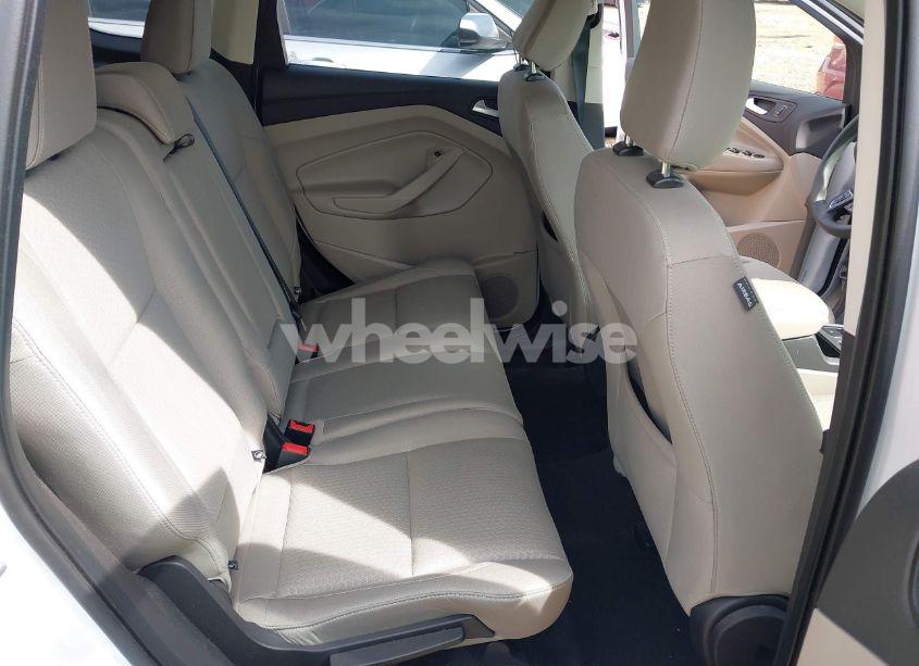 Photo 8 of 2019 Ford Escape SE (VIN 1FMCU9GDXKUA29656)