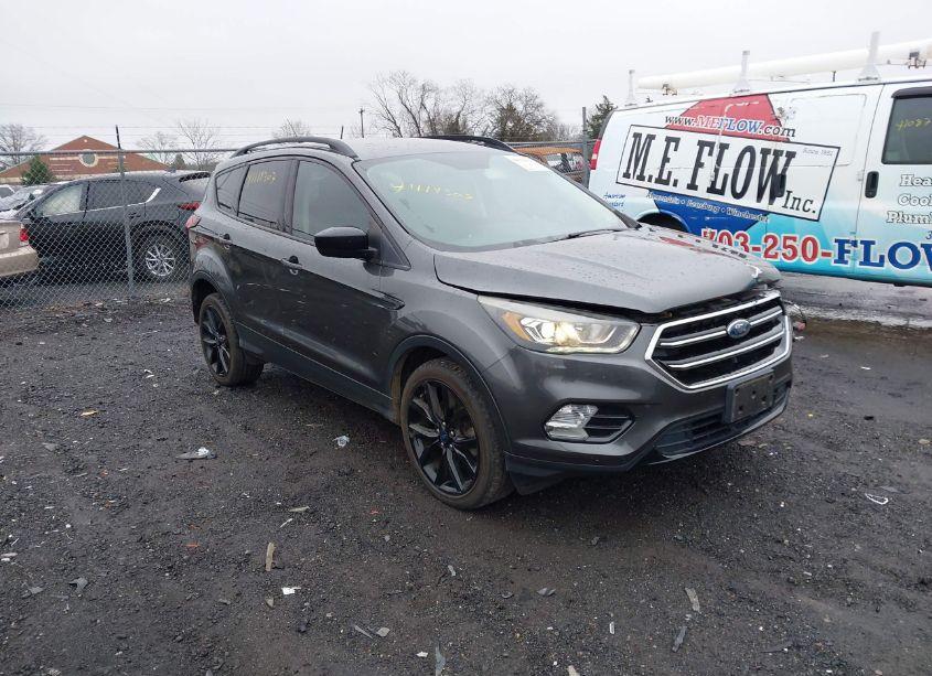 2019 Ford Escape SE (VIN 1FMCU9GDXKUA48269) main photo