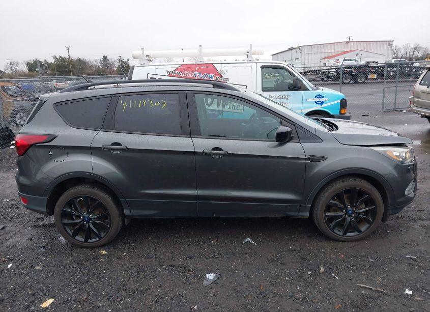 Photo 13 of 2019 Ford Escape SE (VIN 1FMCU9GDXKUA48269)