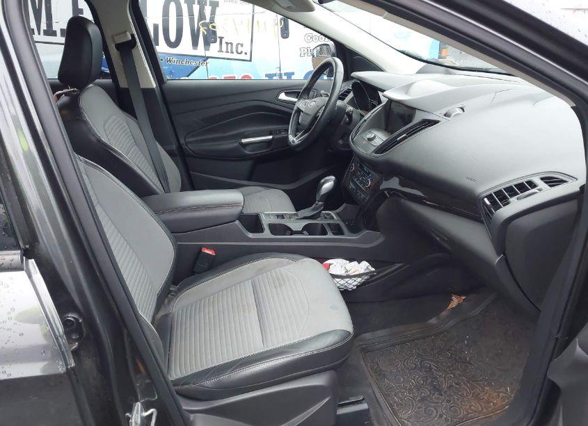 Photo 5 of 2019 Ford Escape SE (VIN 1FMCU9GDXKUA48269)